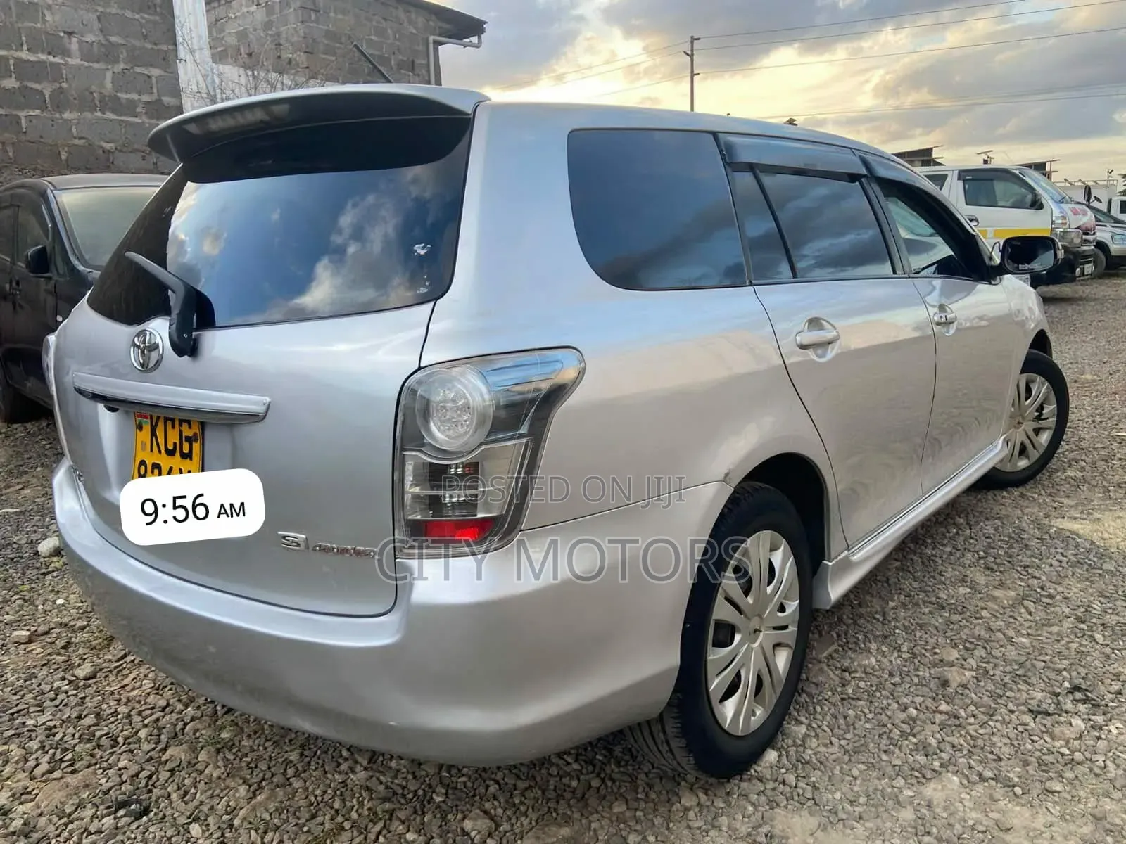 Toyota Corolla Fielder 1.5 Petrol FWD 2011 Silver