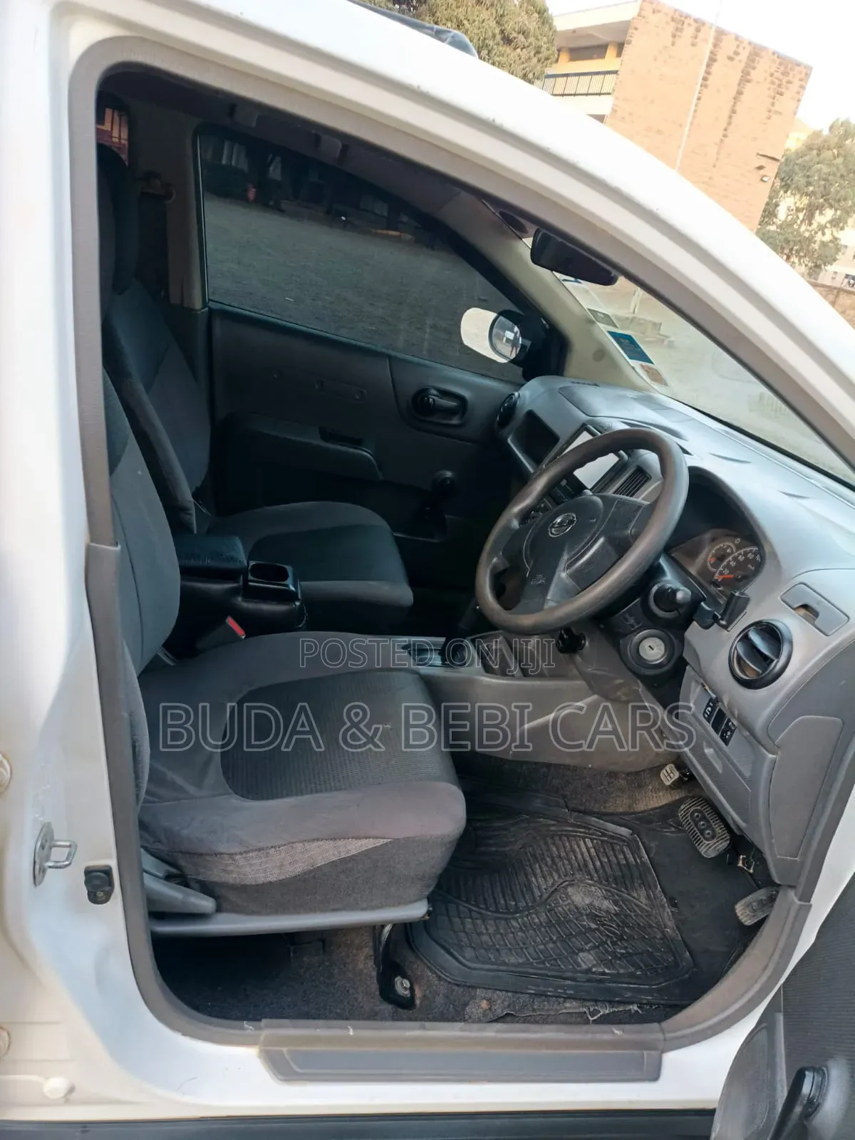 Nissan Advan 2012 White