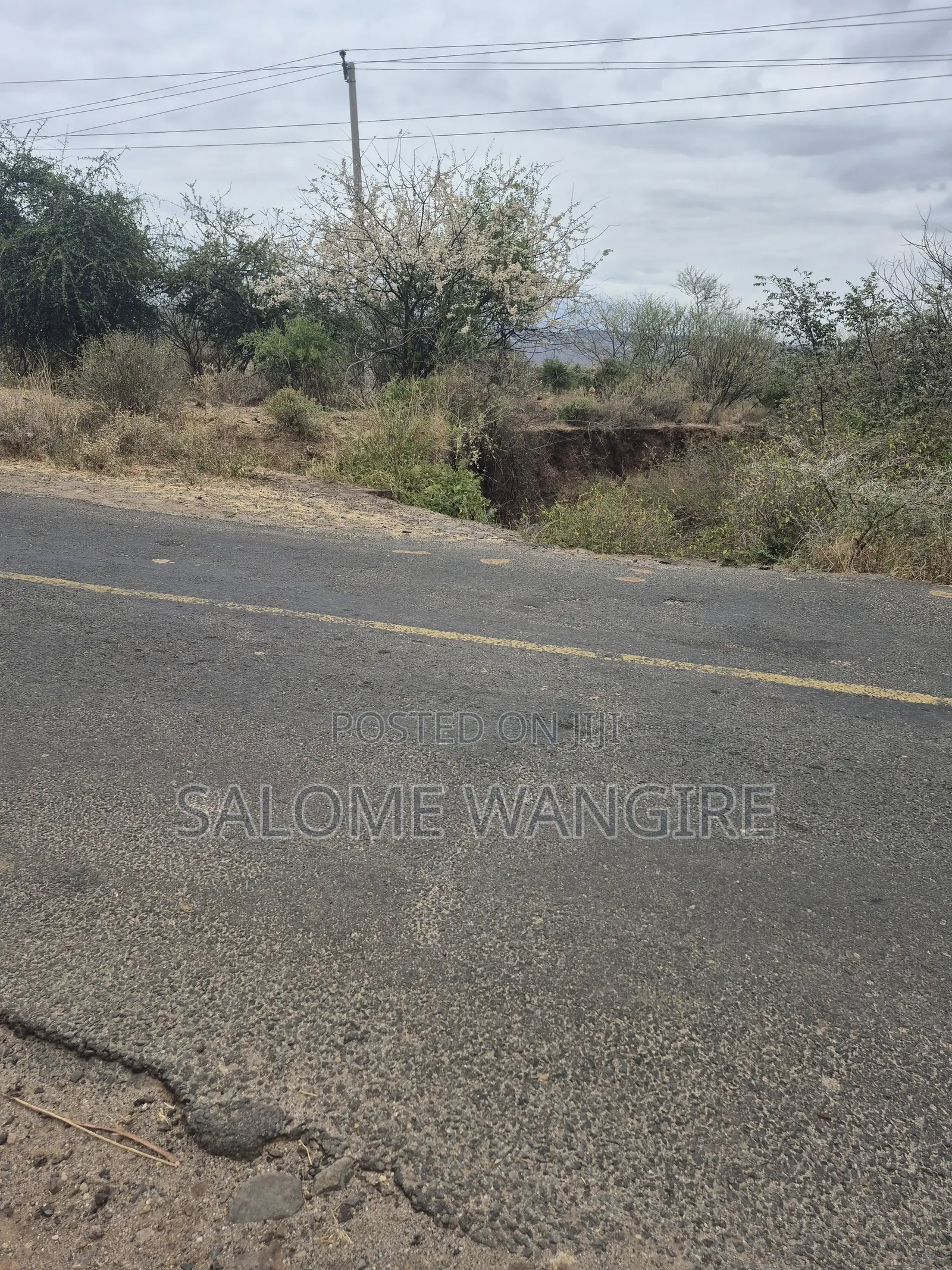 Prime 50x100 Plot Near Tarmac With Ready Title Deed Along Magadi Road