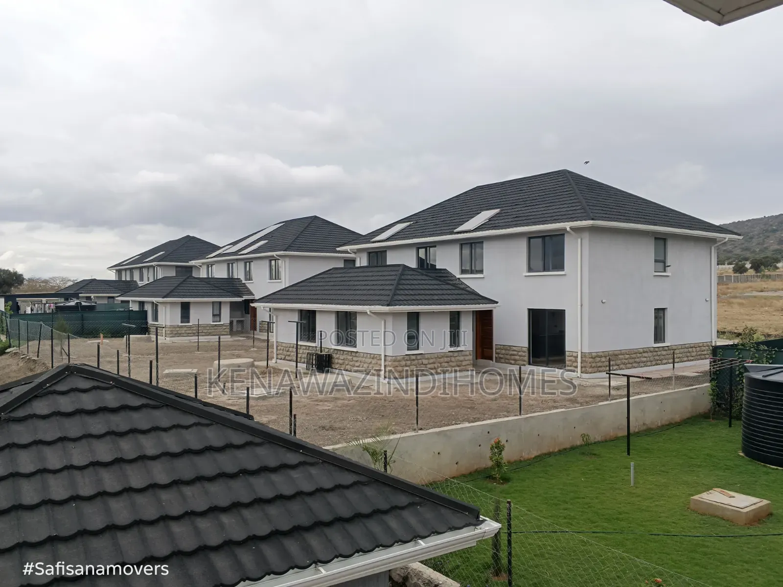 4bdrm Townhouse/Terrace in Athiriver, DayStar Area for sale