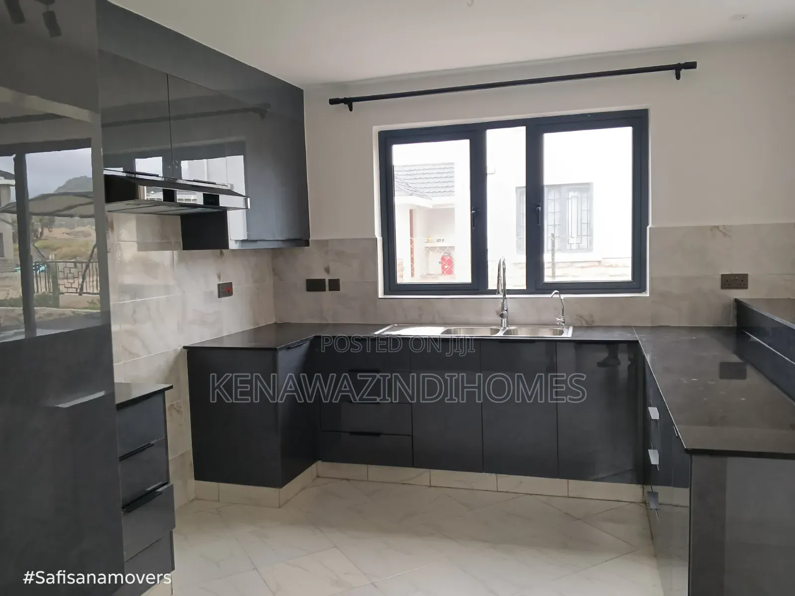 4bdrm Townhouse/Terrace in Athiriver, DayStar Area for sale