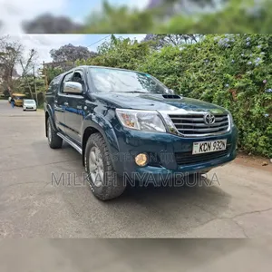 Toyota Hilux 2011 Green