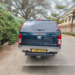 Toyota Hilux 2011 Green