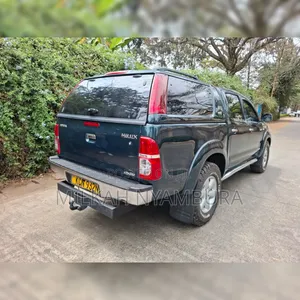 Toyota Hilux 2011 Green