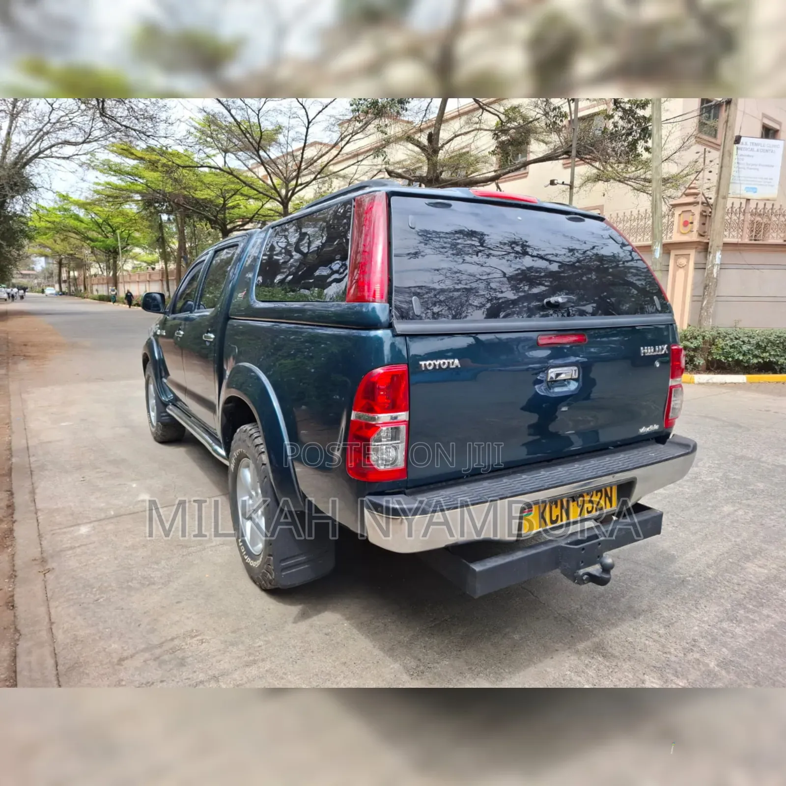 Toyota Hilux 2011 Green