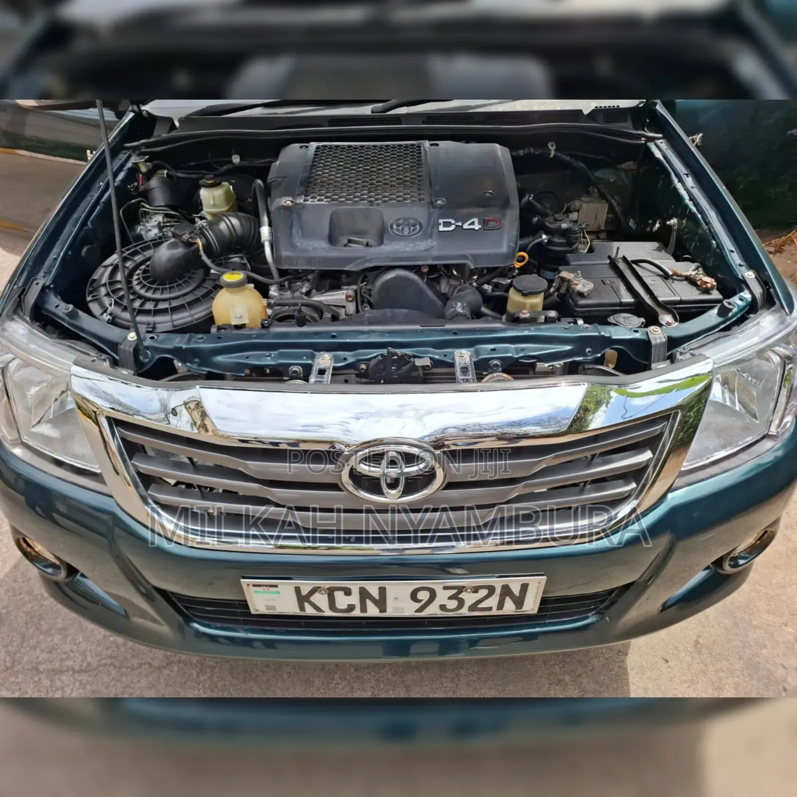 Toyota Hilux 2011 Green
