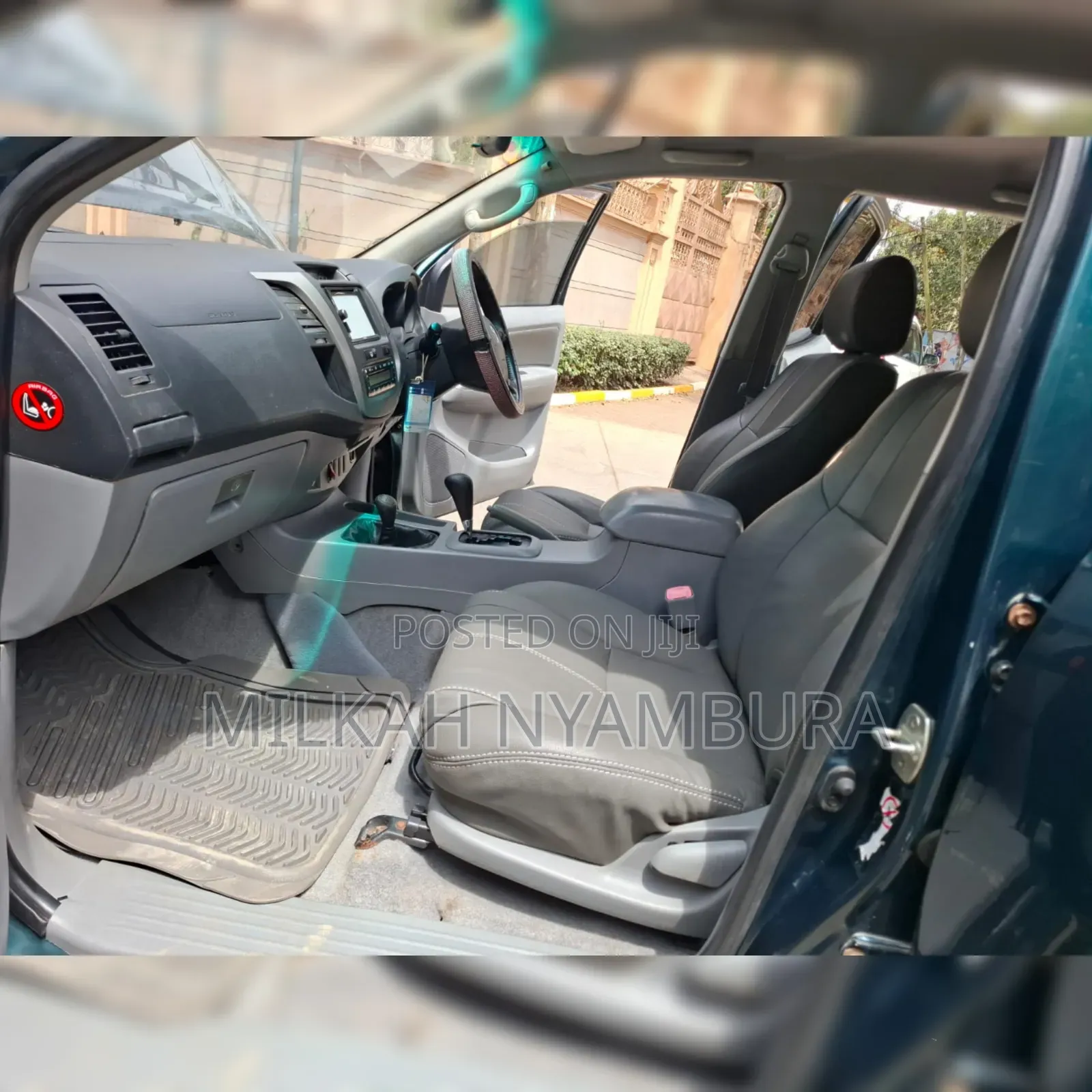 Toyota Hilux 2011 Green