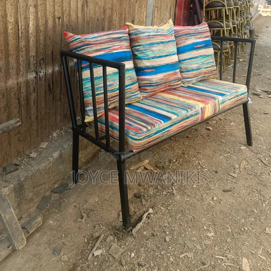Modern Luxury Metallic Restaurant Couch or Wai Chair