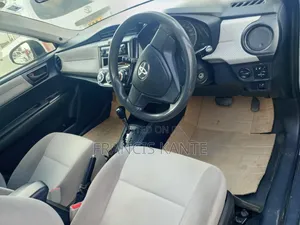 Toyota Axio 2014 Silver
