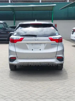 Honda Fit Shuttle 1.5 Hybrid 2WD 2020 Silver