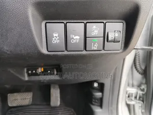 Honda Fit Shuttle 1.5 Hybrid 2WD 2020 Silver
