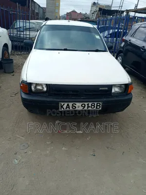 Nissan Advan 2004 White