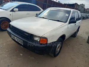 Nissan Advan 2004 White