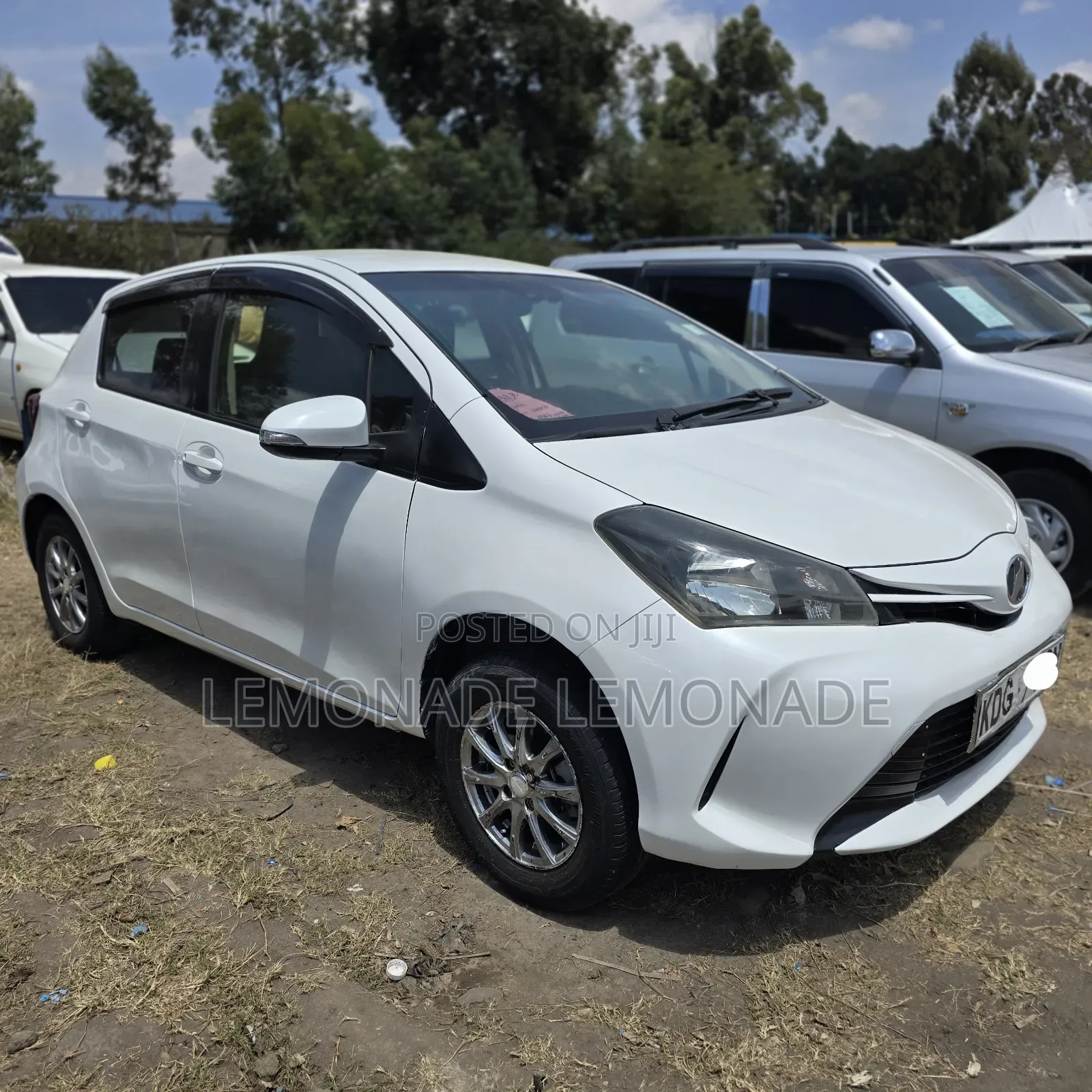 Toyota Vitz 1.3 FWD 5dr 2015 White