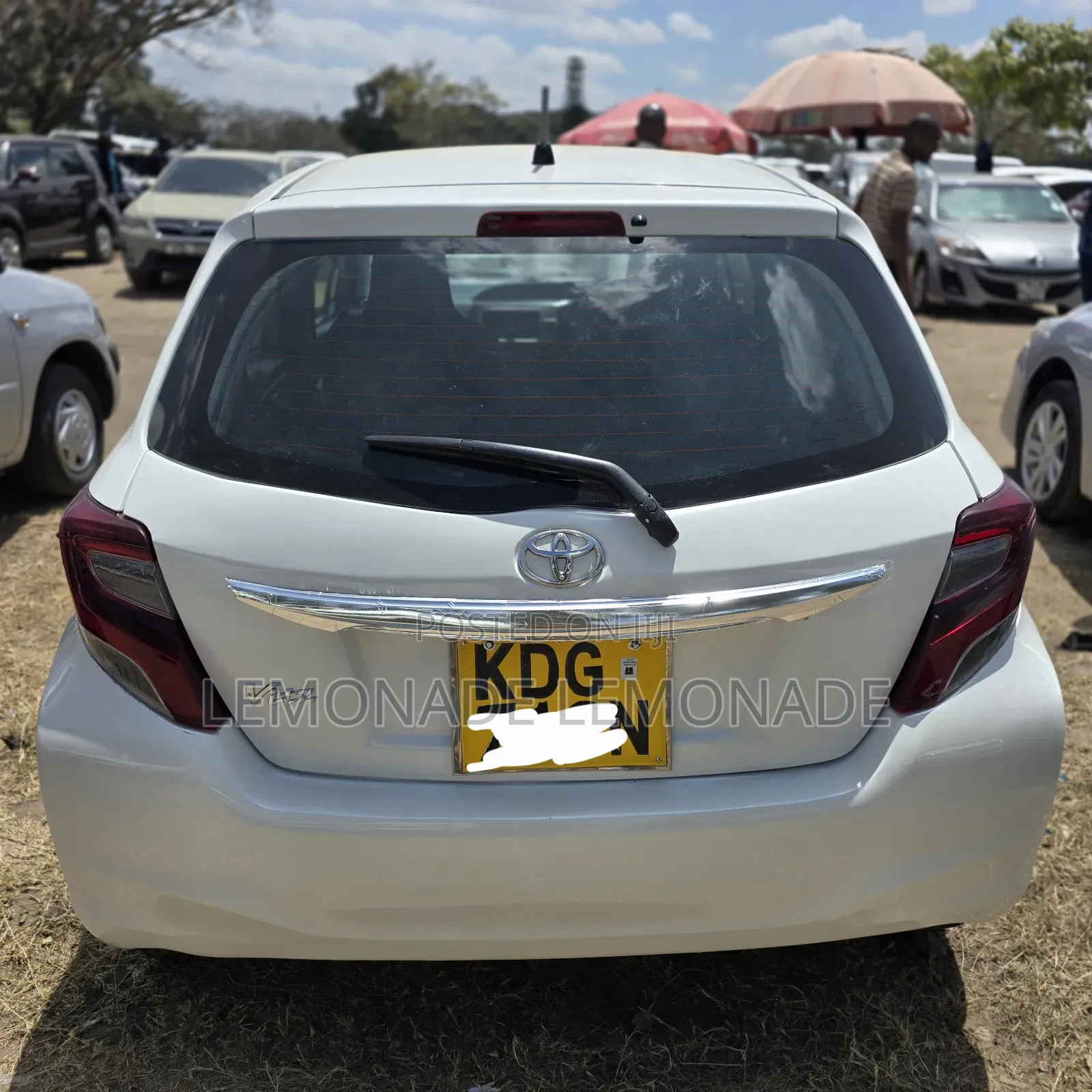 Toyota Vitz 1.3 FWD 5dr 2015 White