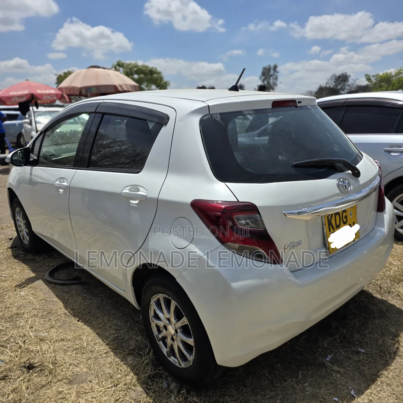 Toyota Vitz 1.3 FWD 5dr 2015 White