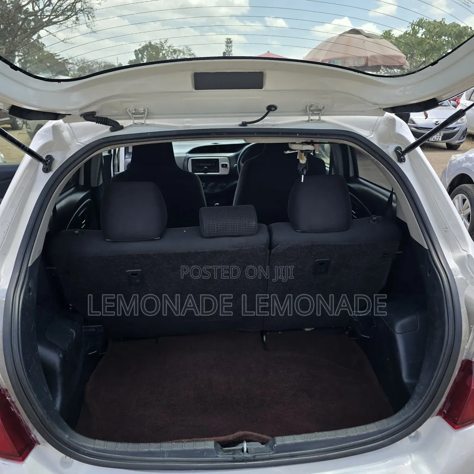 Toyota Vitz 1.3 FWD 5dr 2015 White