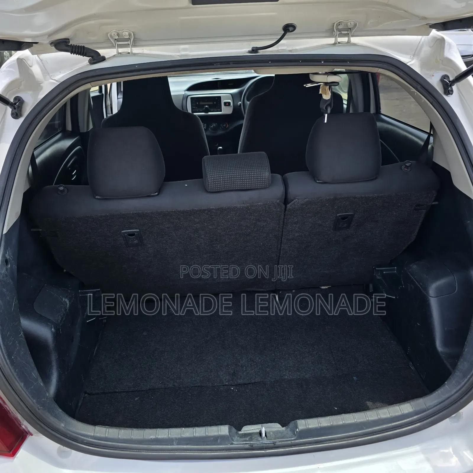 Toyota Vitz 1.3 FWD 5dr 2015 White