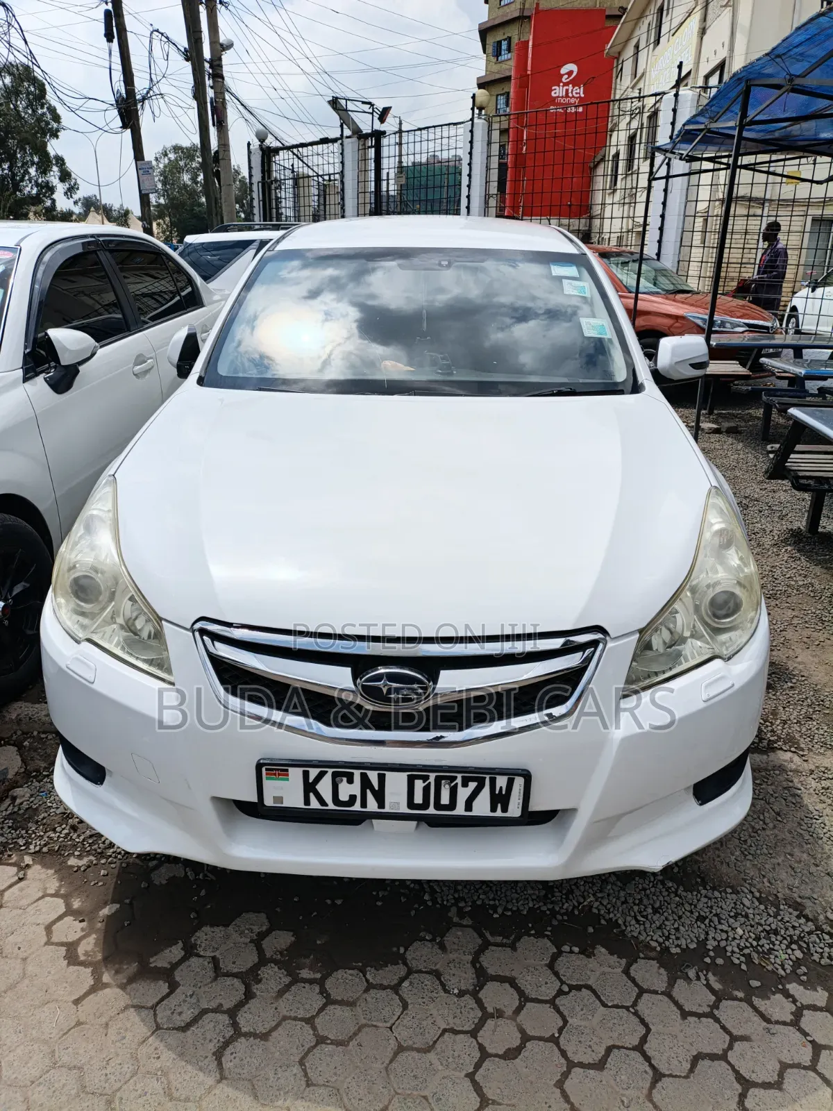 Subaru Legacy 2.5i Premium 2010 White