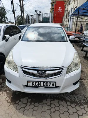 Subaru Legacy 2.5i Premium 2010 White