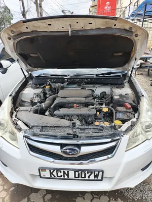 Subaru Legacy 2.5i Premium 2010 White