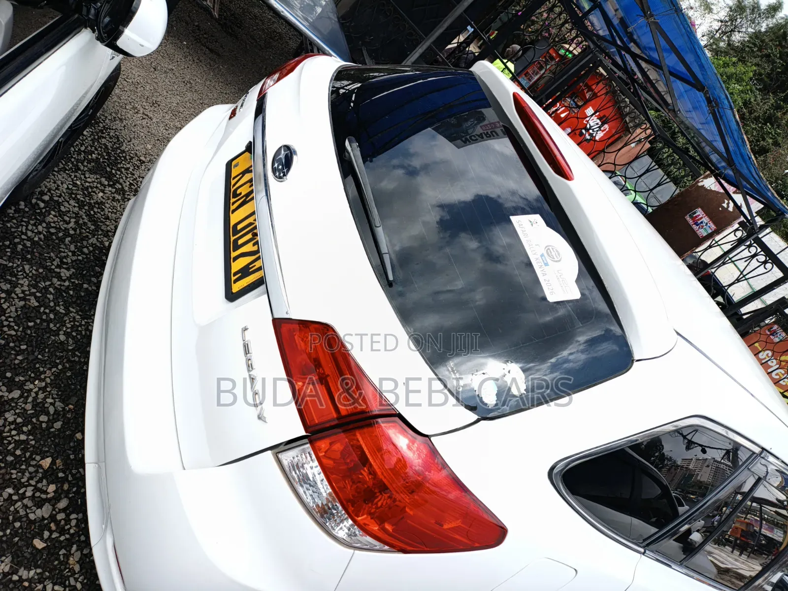 Subaru Legacy 2.5i Premium 2010 White