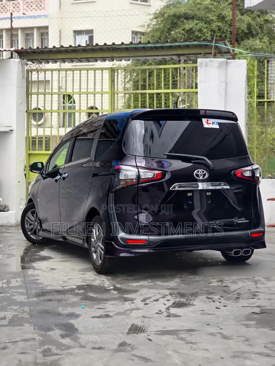 Toyota Sienta 1.5 FWD (6-seater) 2018 Maroon