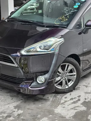 Toyota Sienta 1.5 FWD (6-seater) 2018 Maroon