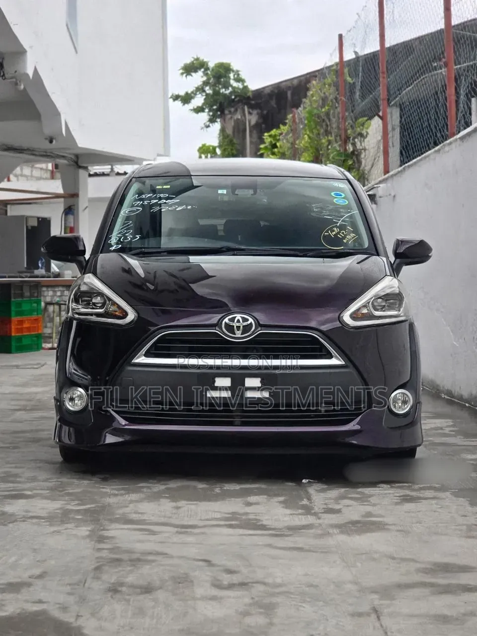 Toyota Sienta 1.5 FWD (6-seater) 2018 Maroon