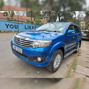 Toyota Fortuner 2012 Blue