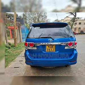 Toyota Fortuner 2012 Blue