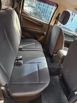 Isuzu D-MAX 2015 Silver