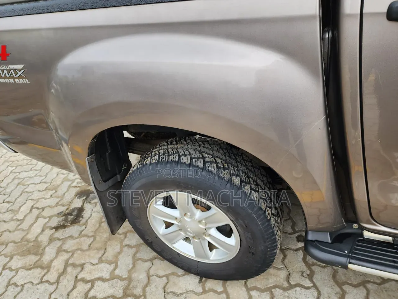 Isuzu D-MAX 2015 Silver