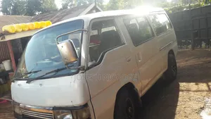 Nissan Caravan (Urvan) 2017 White