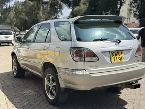 Toyota Harrier 2002 Silver