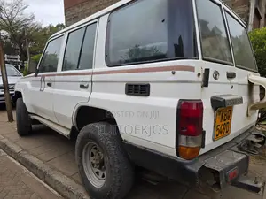 Toyota Land Cruiser 2011 White