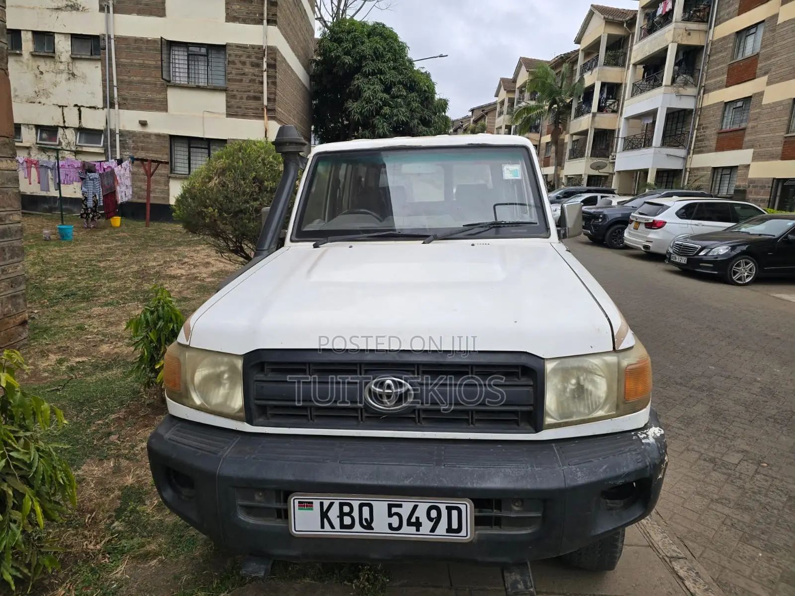 Toyota Land Cruiser 2011 White