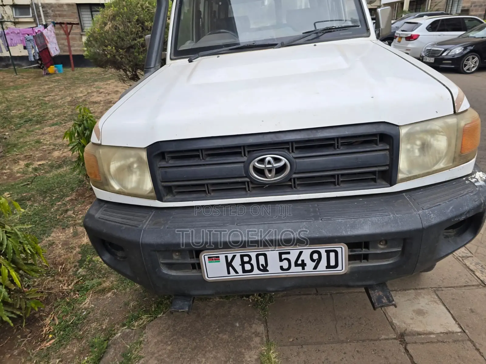 Toyota Land Cruiser 2011 White