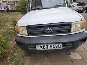 Toyota Land Cruiser 2011 White