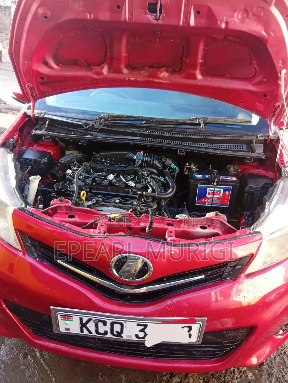 Toyota Vitz 1.3 FWD 5dr 2011 Red
