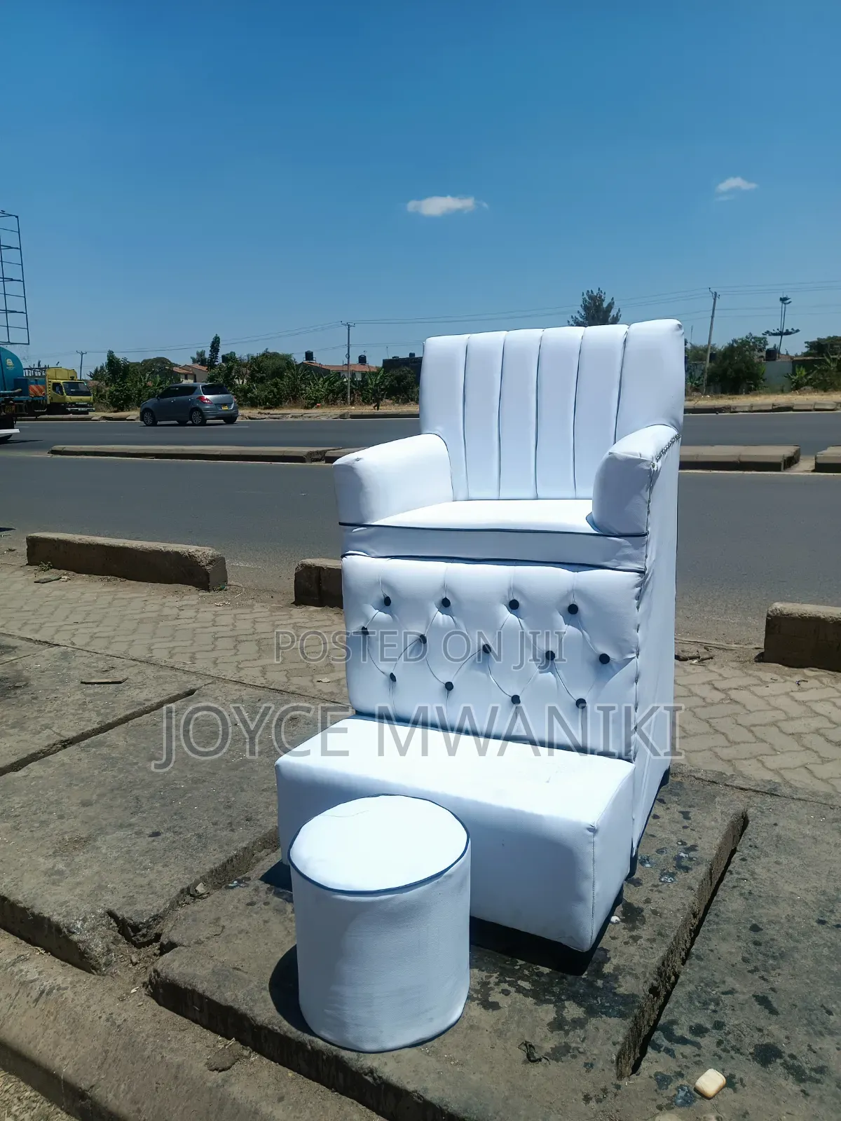 Space Saving Single Cost Friendly Pedicure Seat