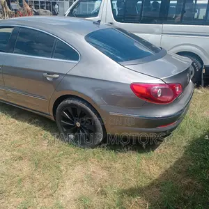Volkswagen CC 2.0 Luxury Limited 2011 Gold