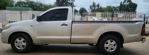 Toyota Hilux 2012 Gray