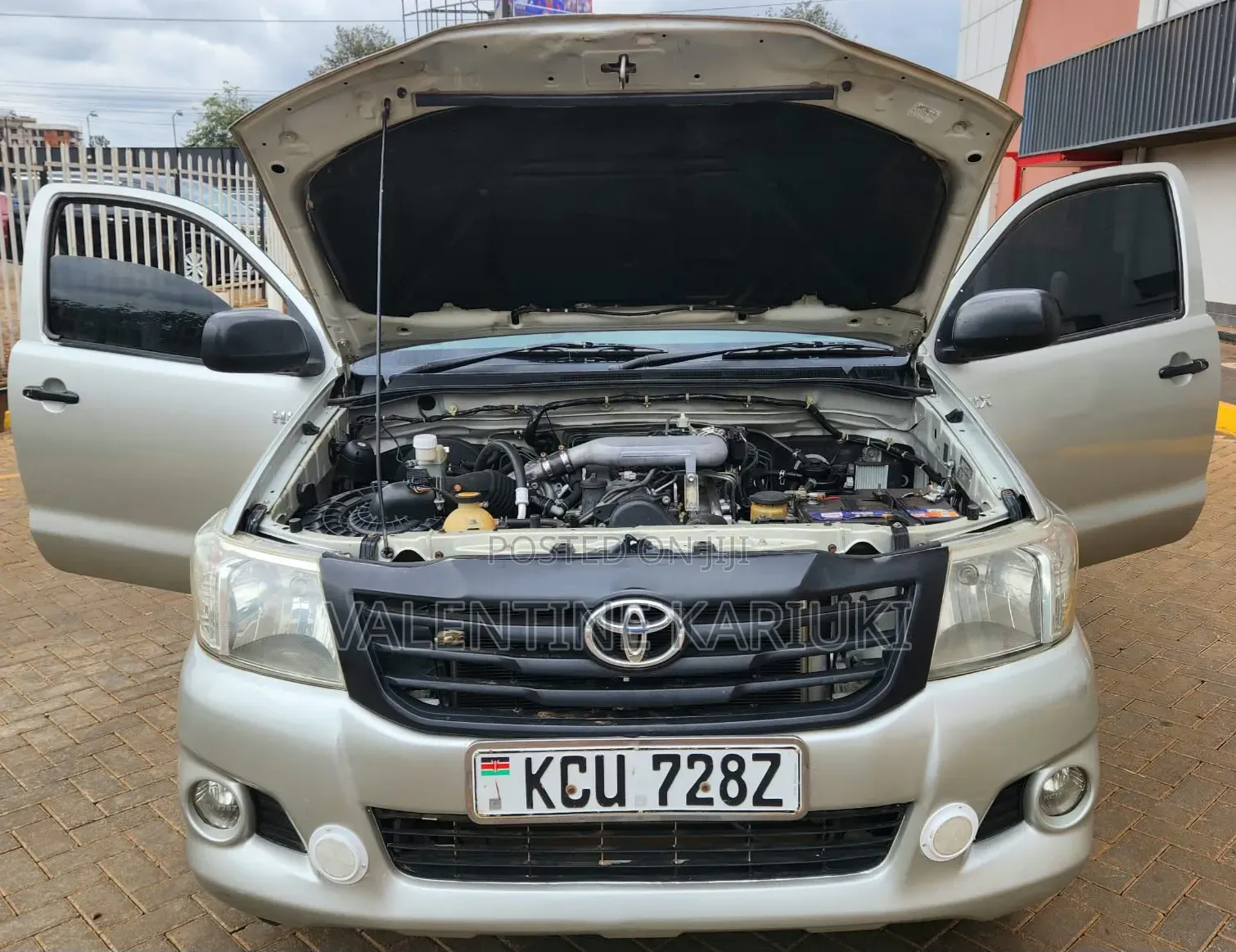 Toyota Hilux 2012 Gray