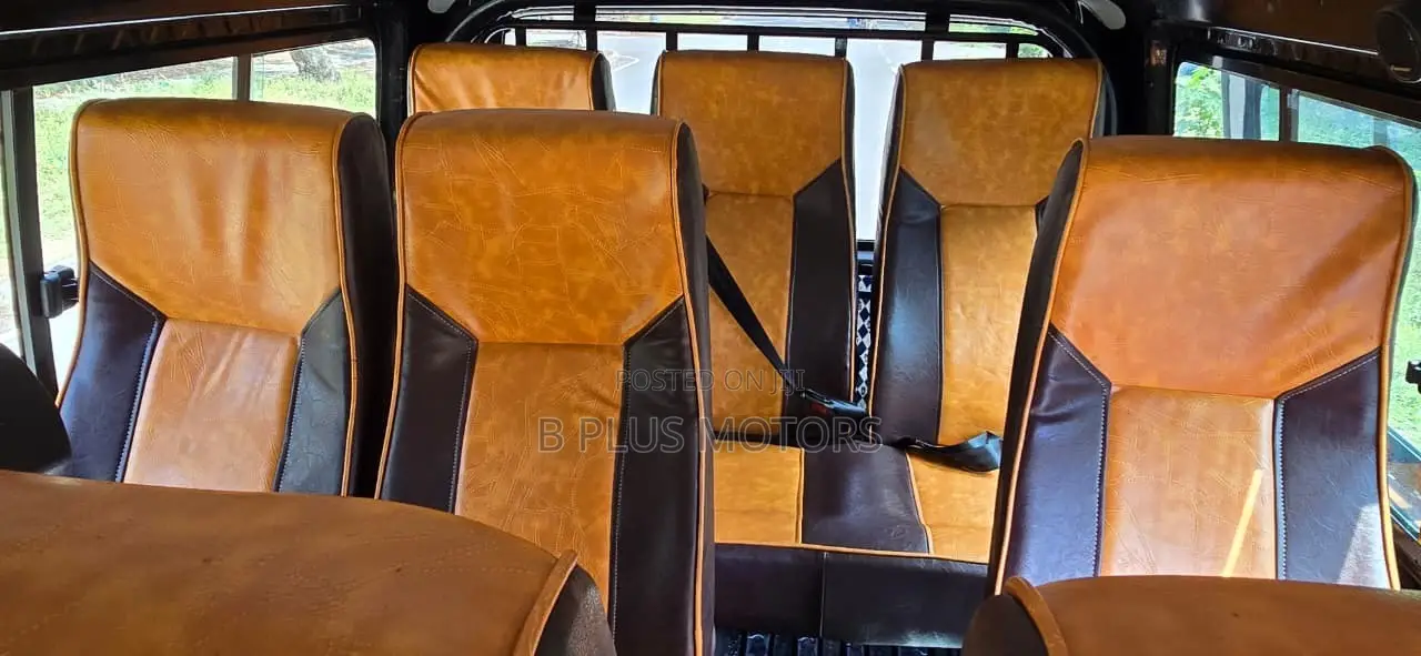 Toyota HiAce 2018 Black