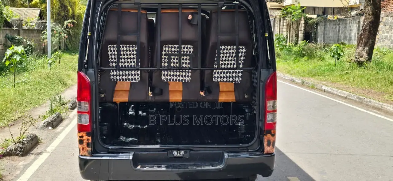 Toyota HiAce 2018 Black