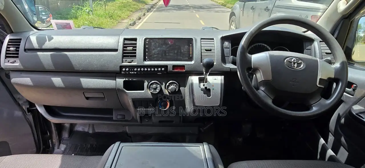 Toyota HiAce 2018 Black
