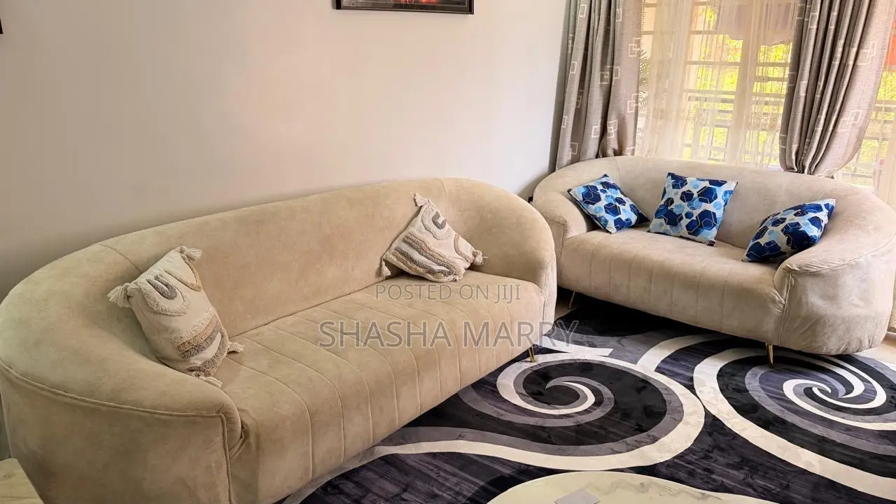 Seats (Couch)