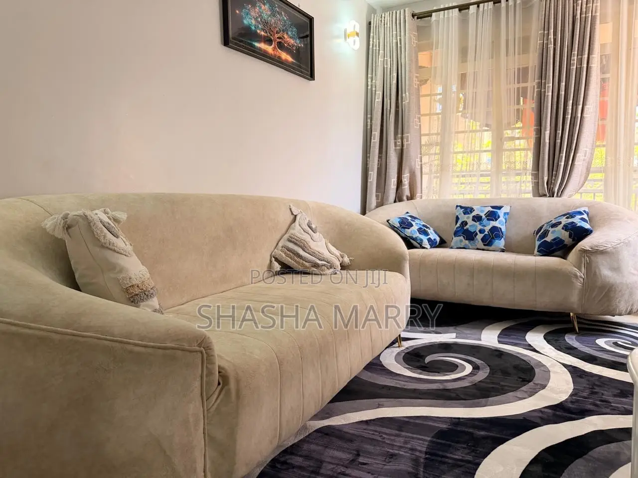Seats (Couch)