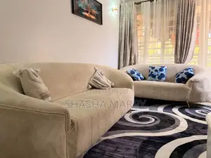 Seats (Couch)
